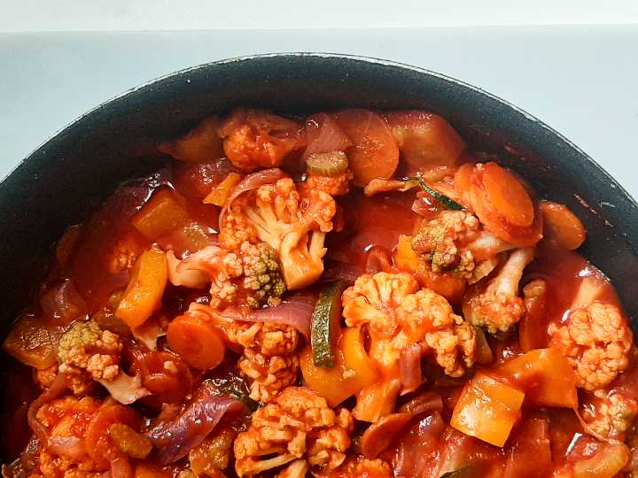 verduras otoñales en sartén