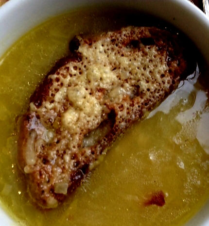 Sopa de cebolla al estilo francés