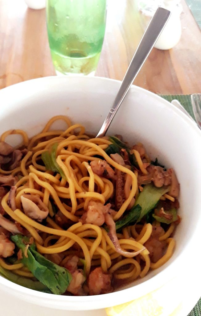 Sopita de marisco y tonnarelli