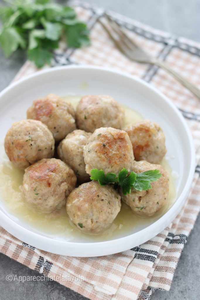 albóndigas al vino blanco