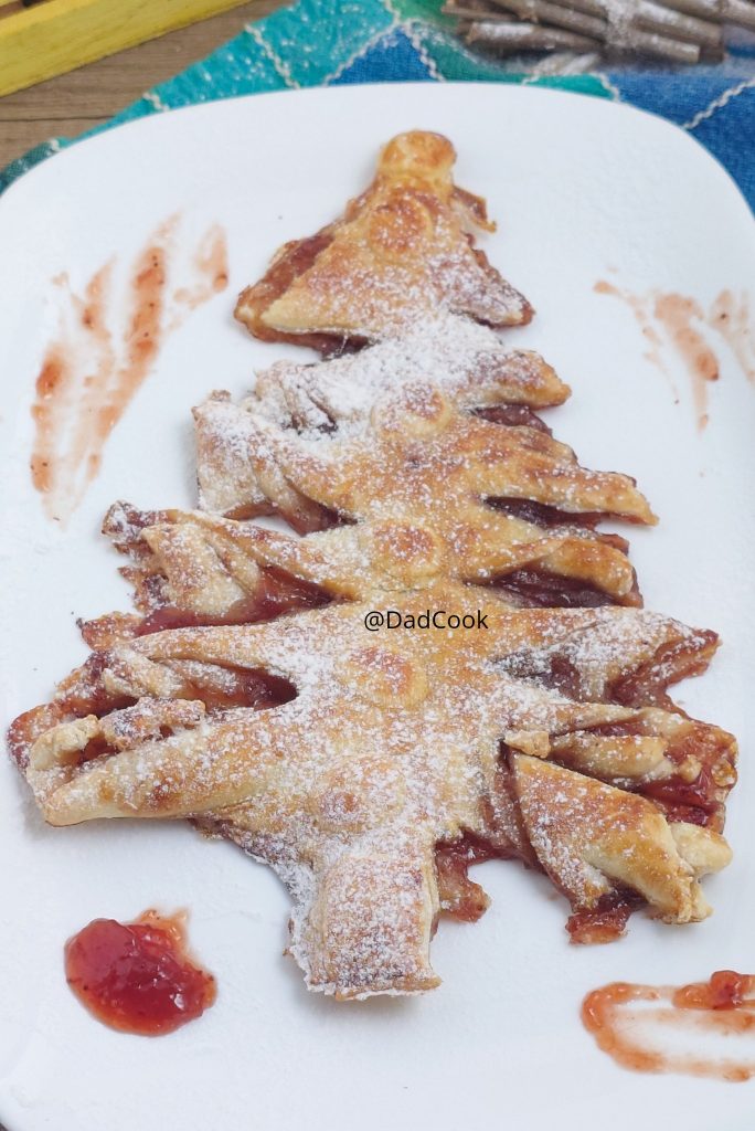 Árbol de Navidad con Hojaldre Rectangular y Mermelada: Receta Rápida y Postre Perfecto