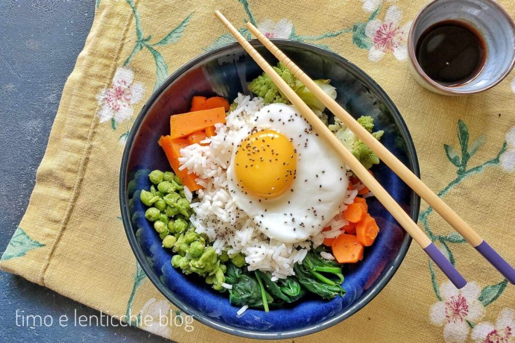 Bibimbap vegetariano piatto coreano