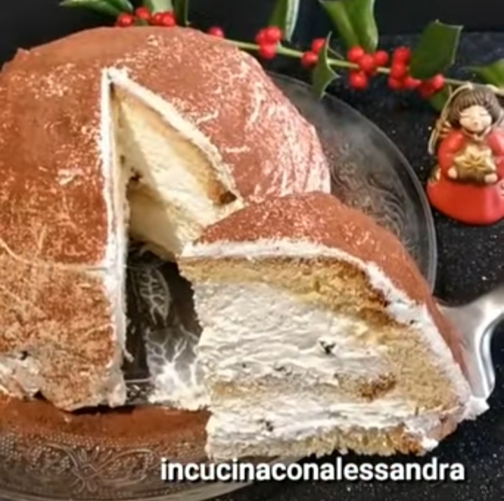 Zuccotto navideño de pandoro