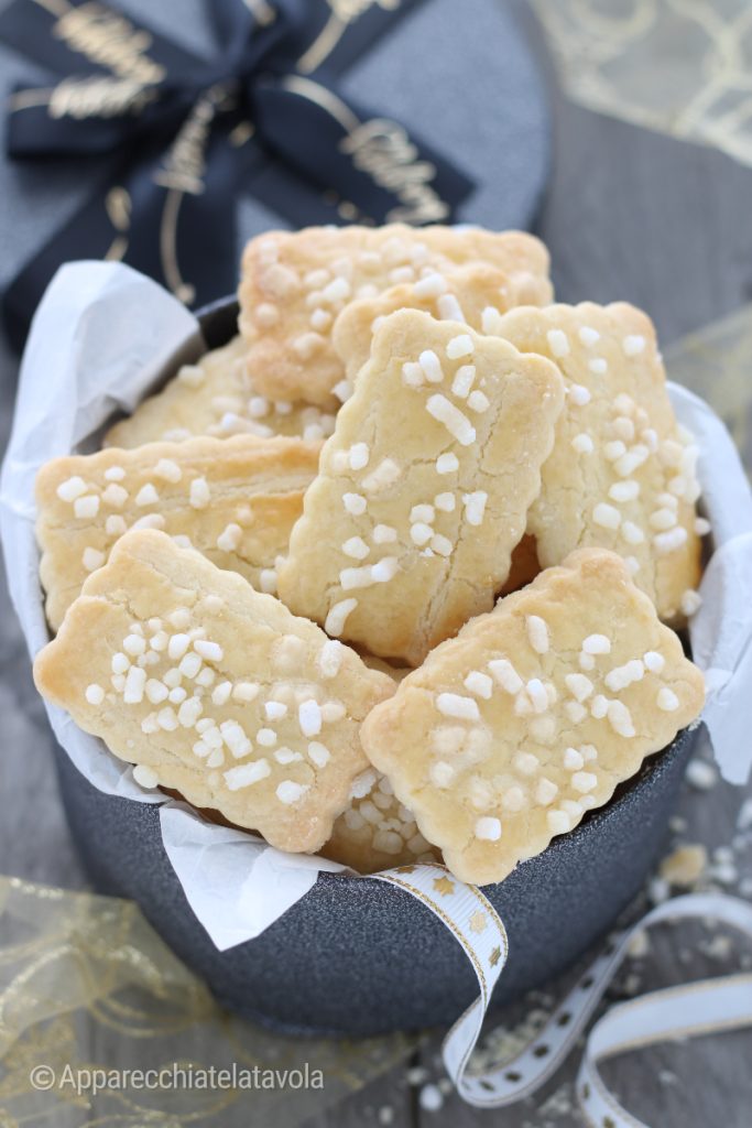 galletas de mantequilla con granillo de azúcar