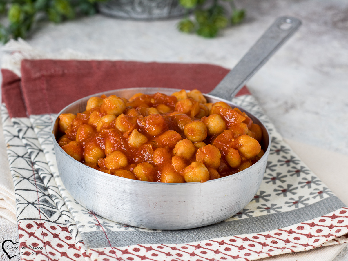 GARBANZOS GUISADOS