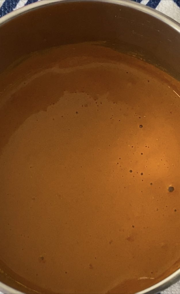 Preparación del Golden Milk o Leche dorada la receta original