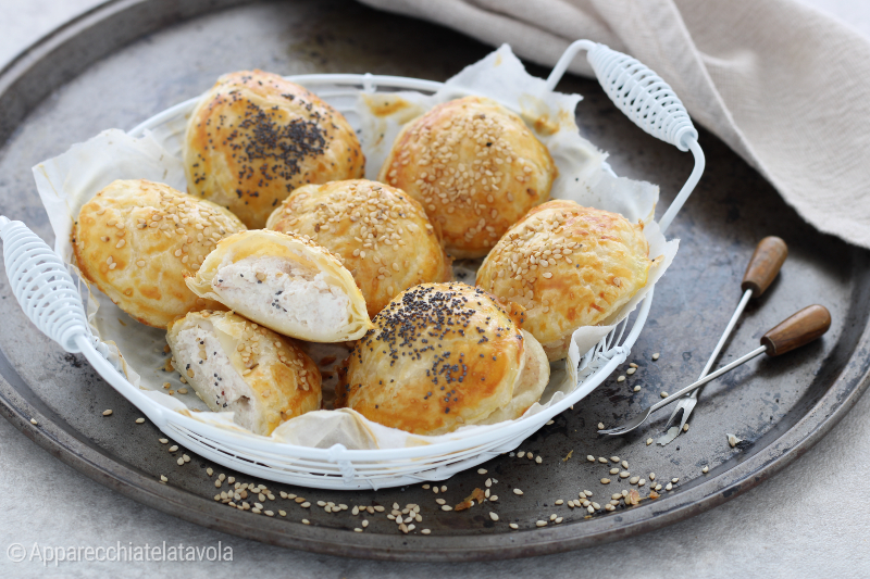 HOJALDRE RELLENO CON JAMÓN Y QUESO