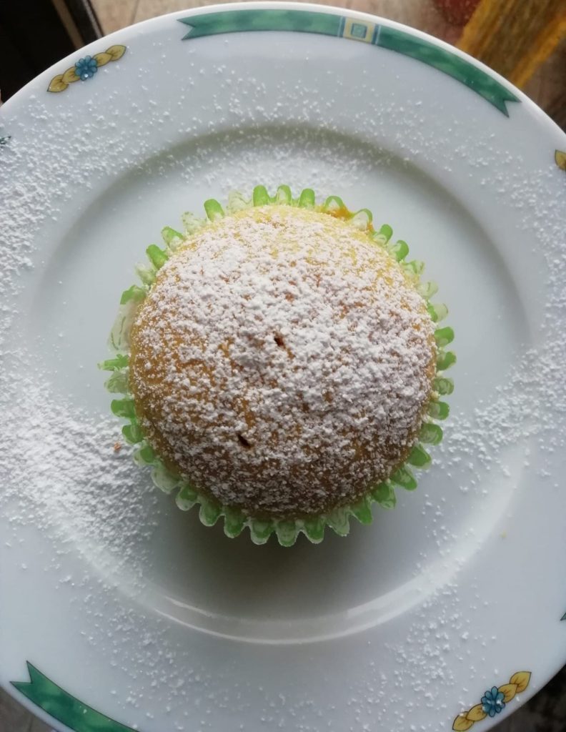 muffin con jarabe de arce y canela