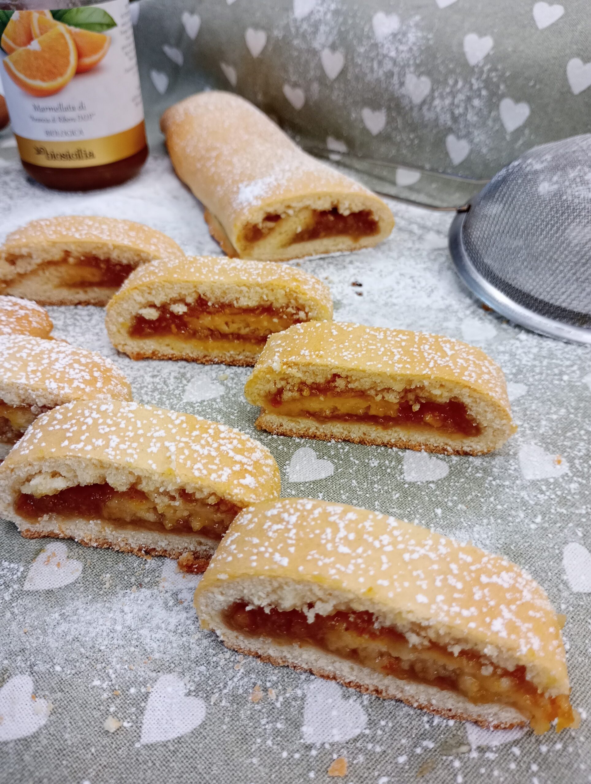 Cantuccini suaves rellenos de mermelada de naranjas