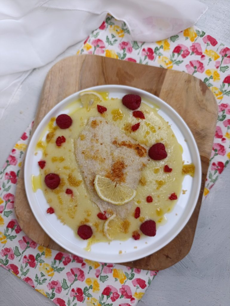 Filete de platija, patatas y frambuesas
