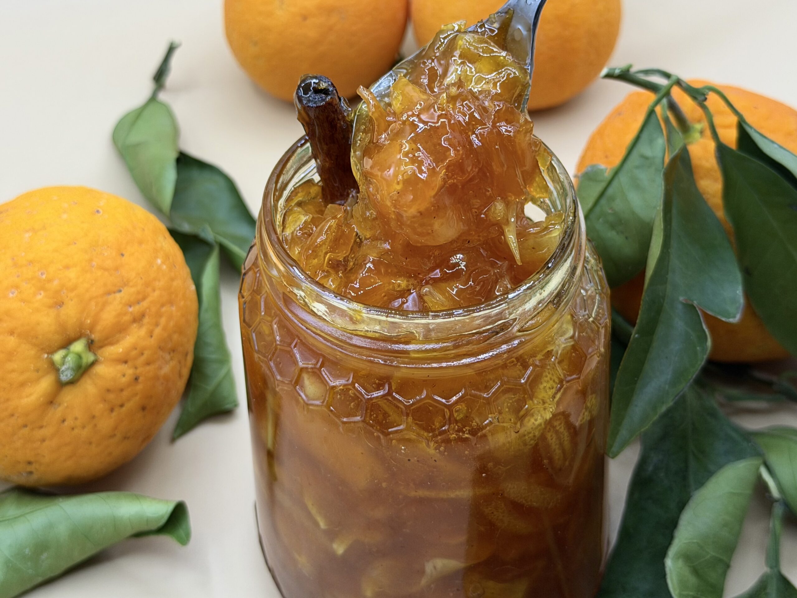 Mermelada de naranjas con canela y ron: la receta fragante para probar de inmediato