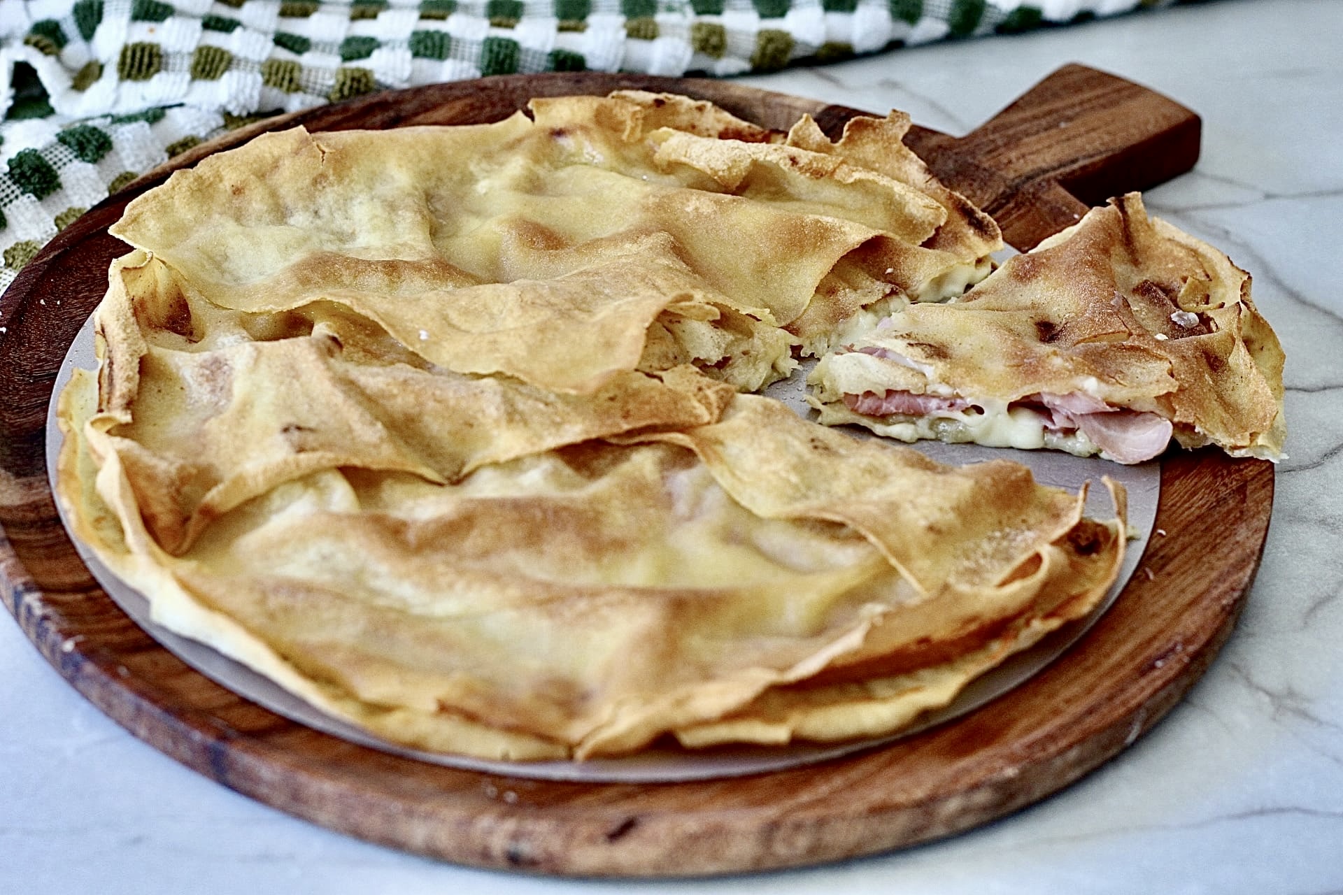 Falsa focaccia rellena con pan carasau