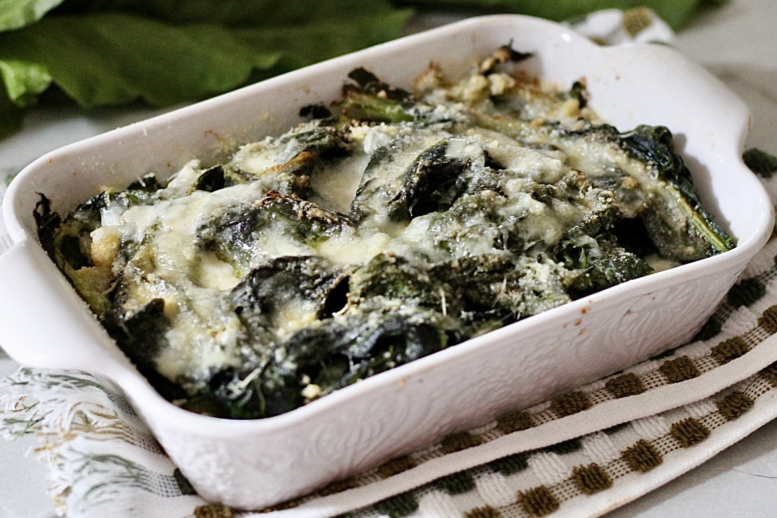 Acelgas gratinadas con parmesano, ¡simplemente irresistibles!