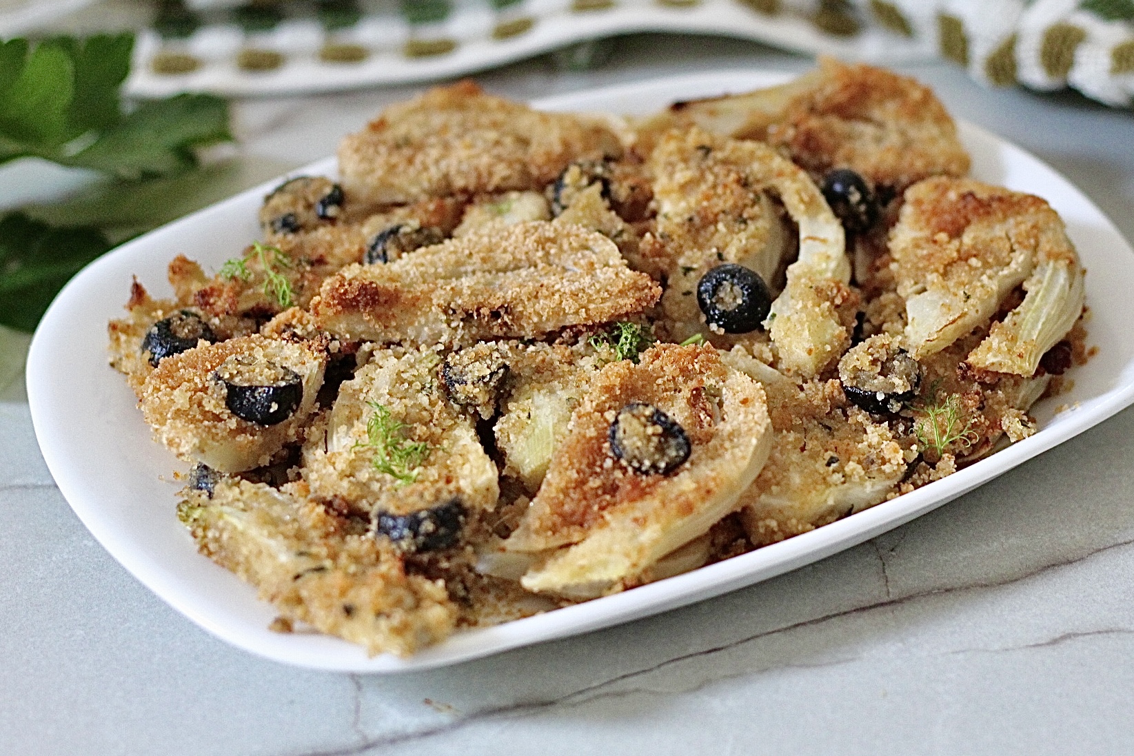 Hinojos gratinados con anchoas, sabrosos y crujientes, receta rápida.