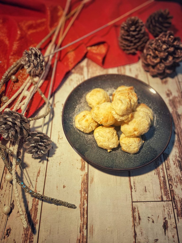 Nuestros Oliebollen recién horneados: dorados, esponjosos y rigurosamente sin gluten.
