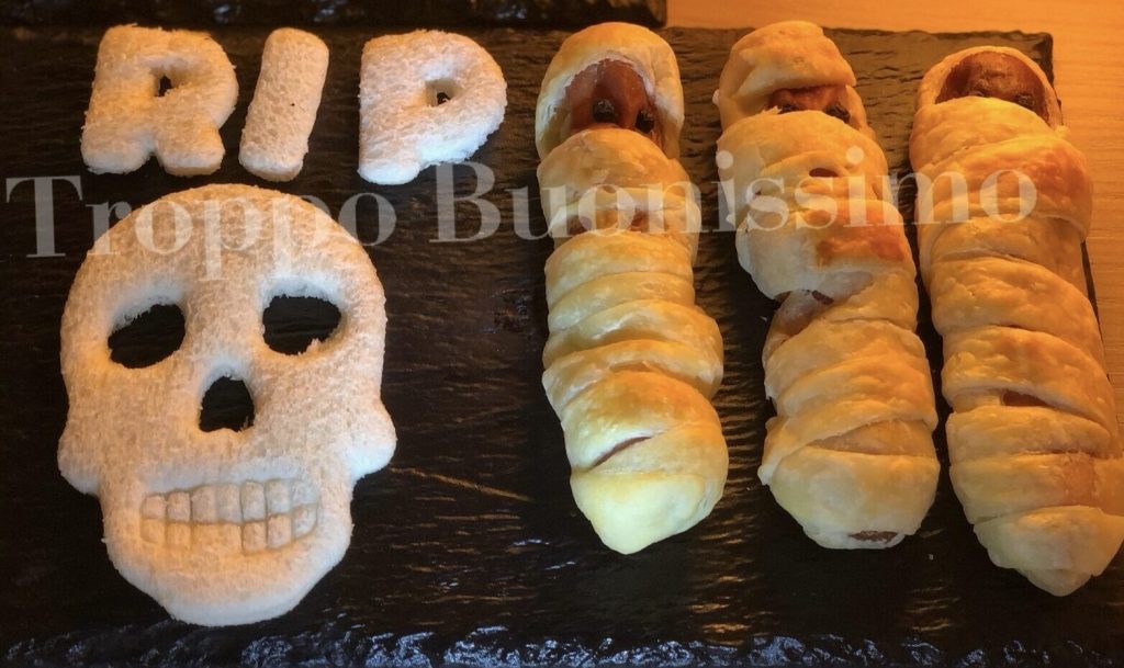 Momias de hojaldre y salchichas