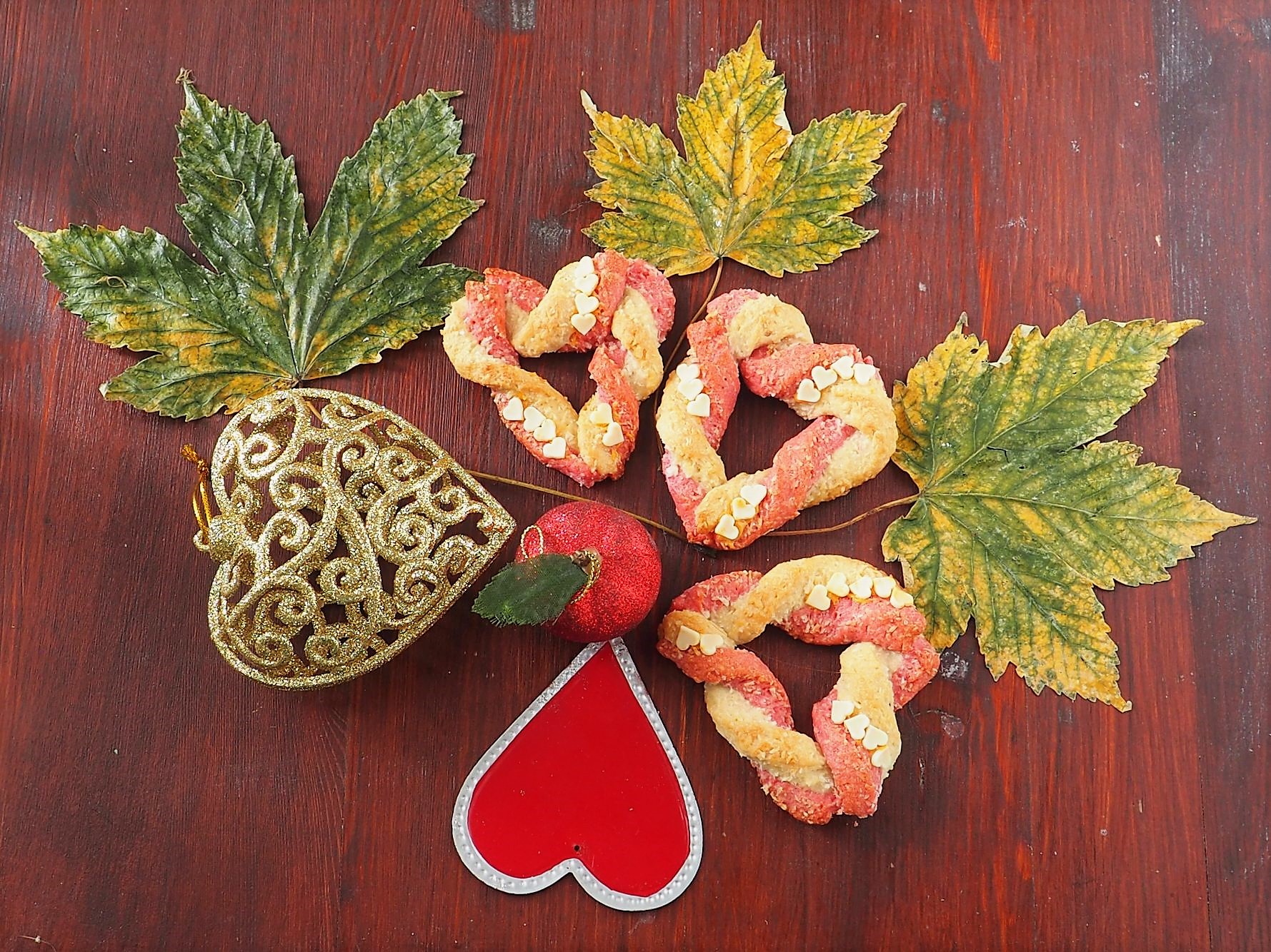 Corazones bicolor de masa quebrada con coco