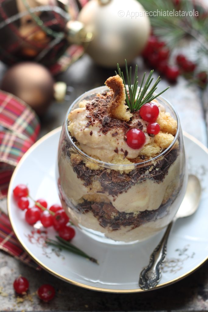 pandoro con crema chantilly