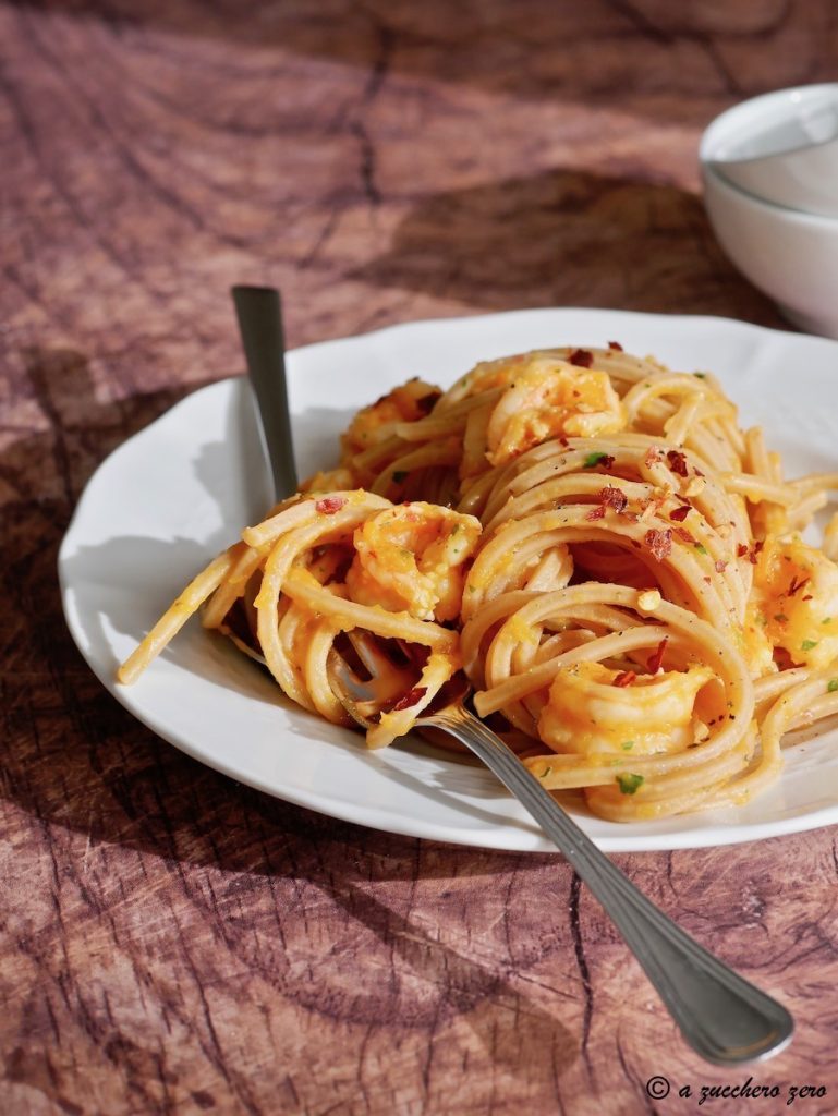 Pasta integral con calabaza y gambas