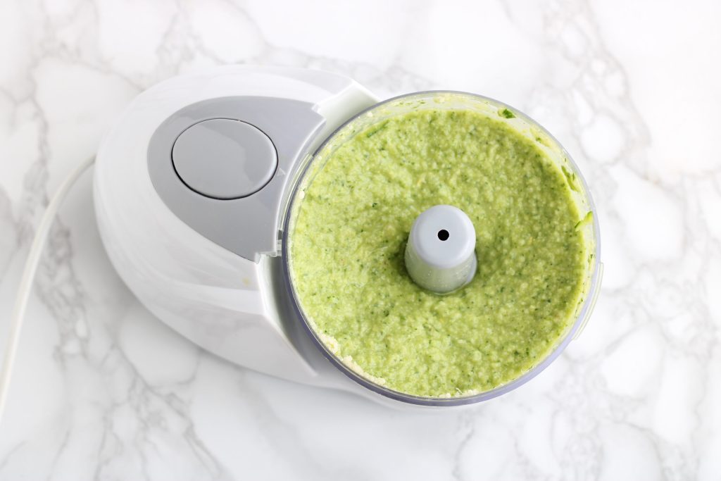 pesto de calabacines crudos