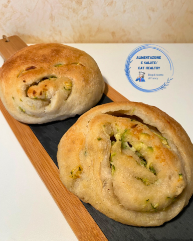 Focaccine con crema de calabacín y corazón fundente