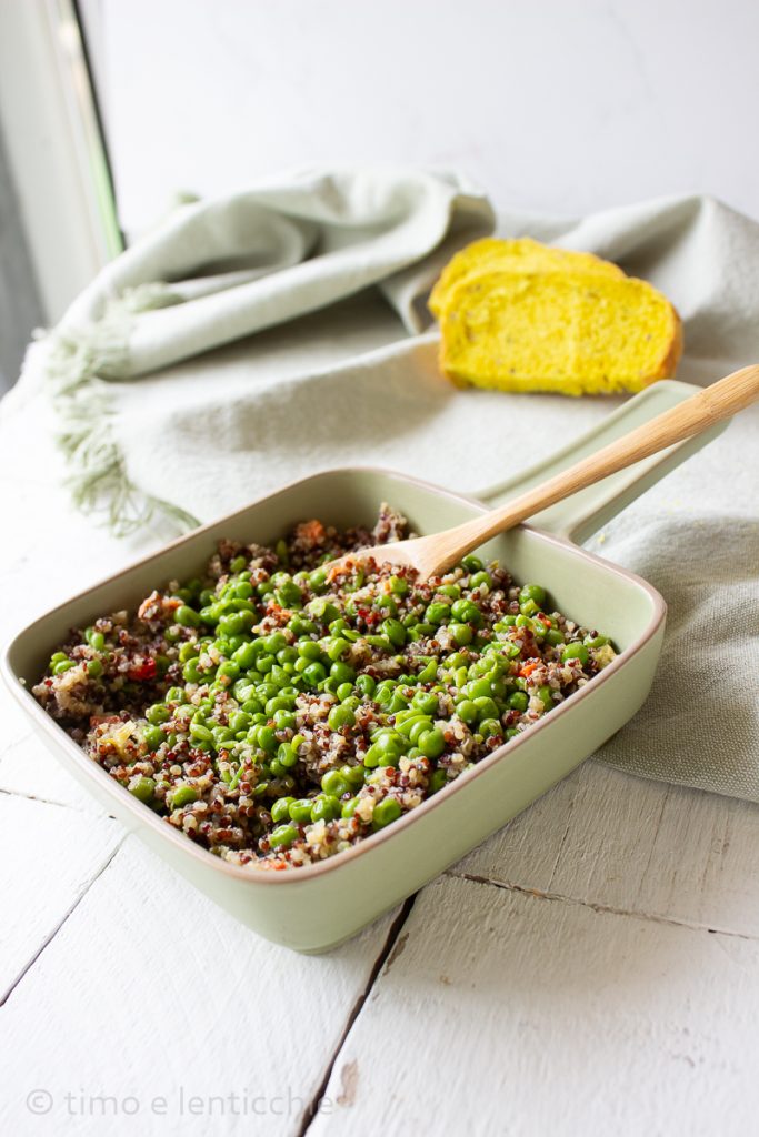 Quinoa tricolor con guisantes