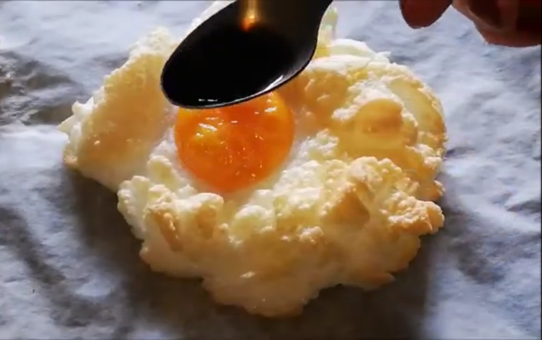 Nubes de huevo receta fácil y rápida