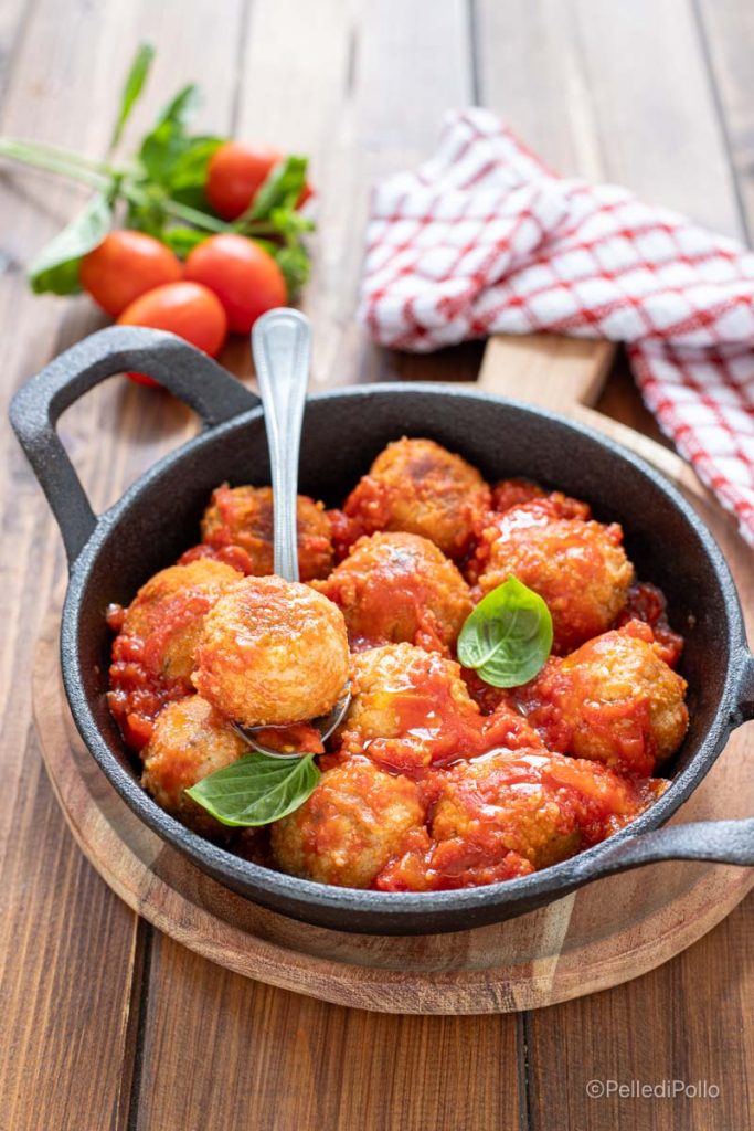 albóndigas de atún en salsa