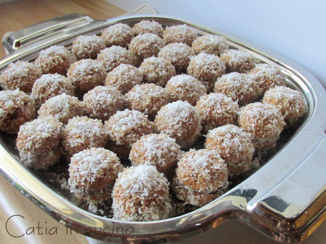 baci de amaretti