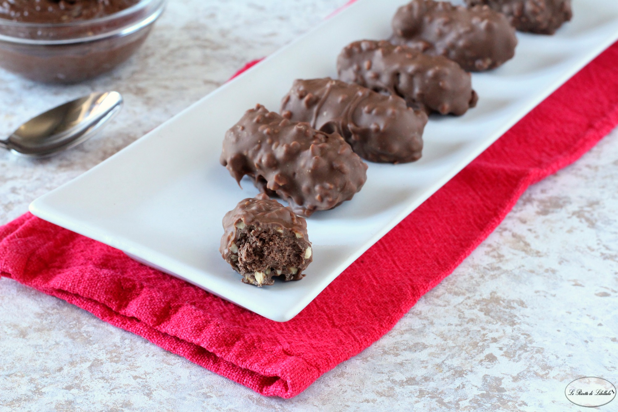 Barritas de chocolate con obleas y avellanas