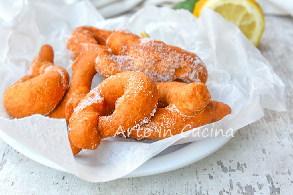 Zeppoline de ricotta y limón rápidas