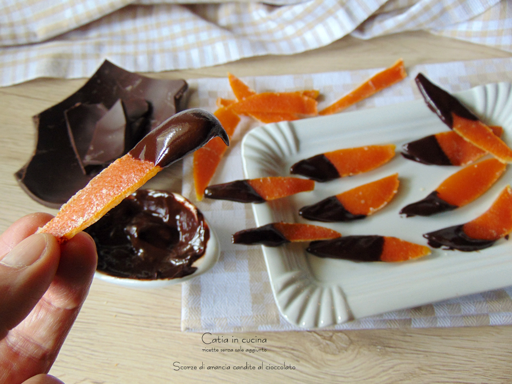 cáscaras de naranja confitadas con chocolate