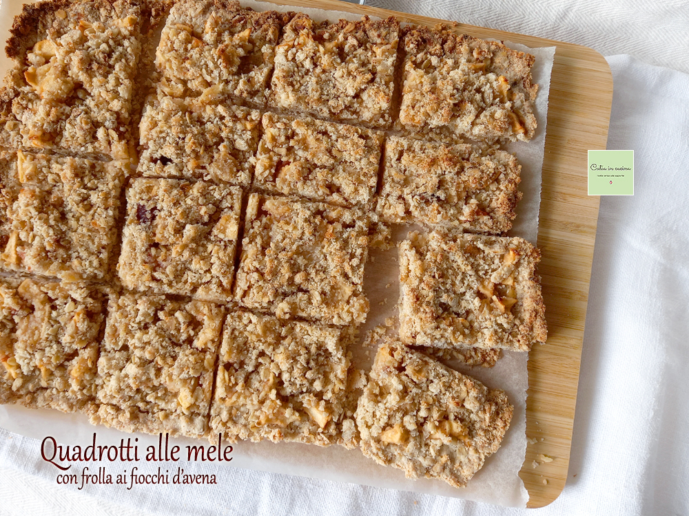 Cuadraditos de manzana con masa quebrada de copos de avena