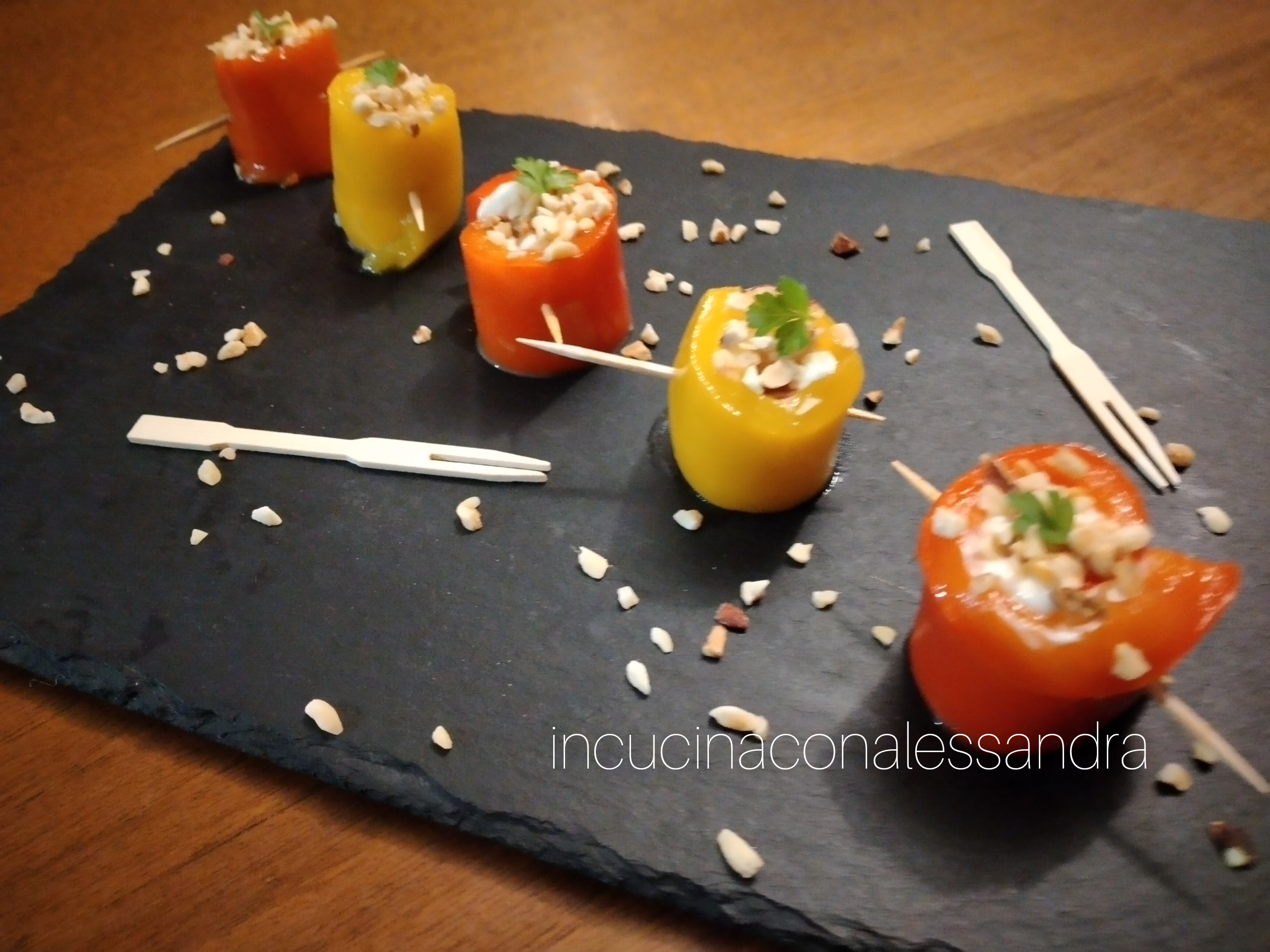 Rollitos de pimientos rellenos