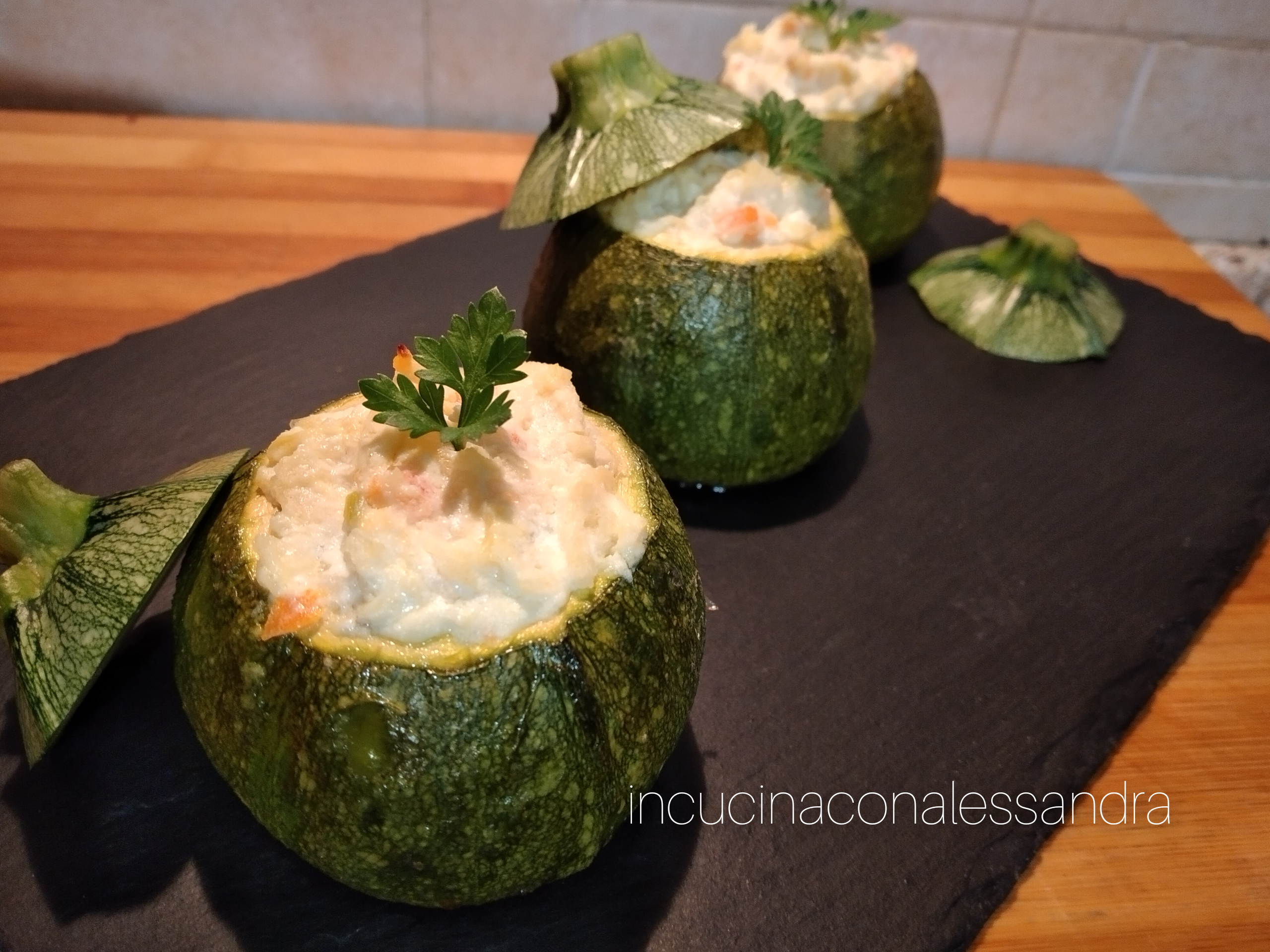 Calabacines redondos rellenos vegetarianos y ligeros