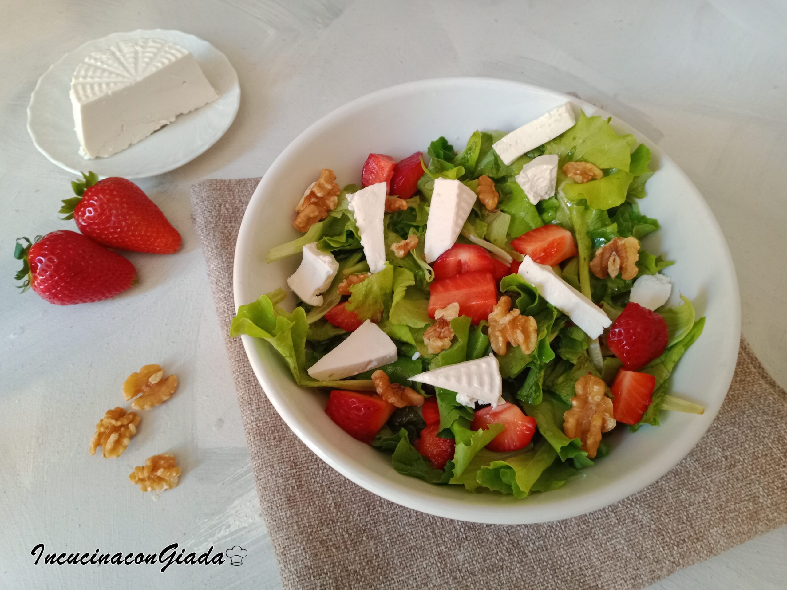 ENSALADA DE FRESAS Y RICOTTA