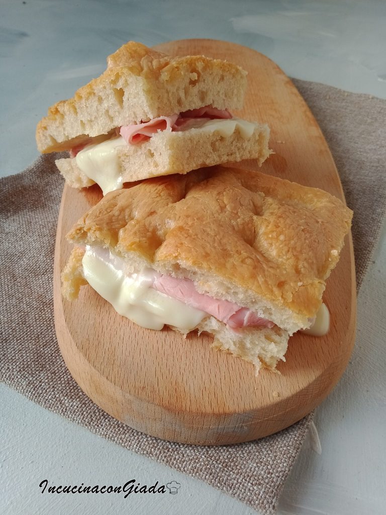 Focaccia rellena