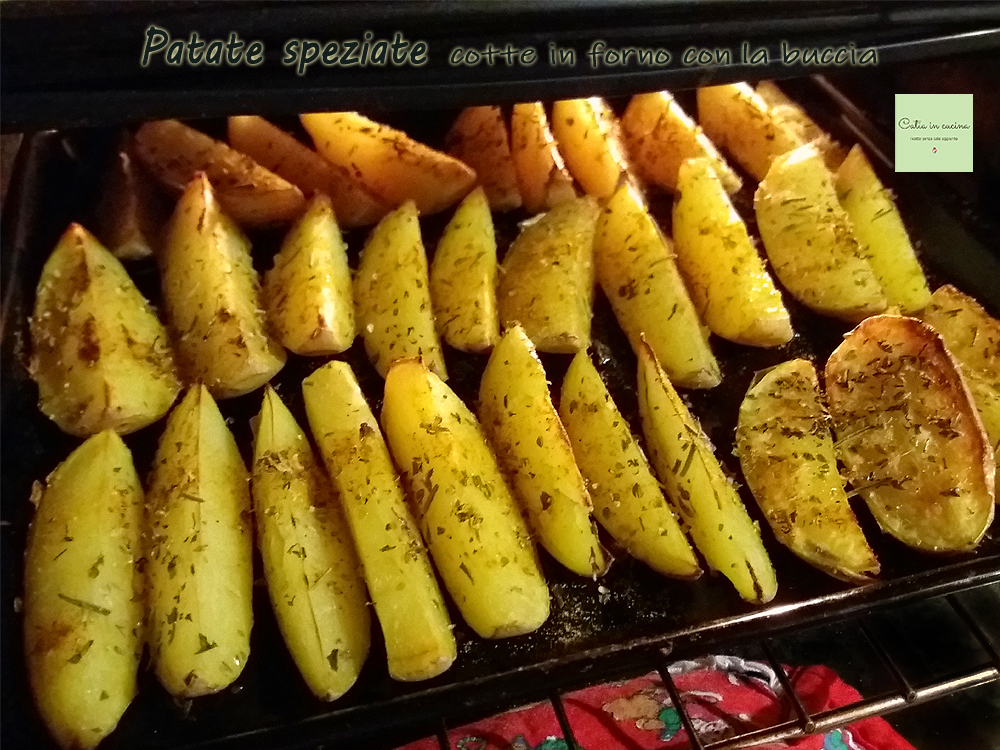gajos de patatas al horno con especias y hierbas aromáticas