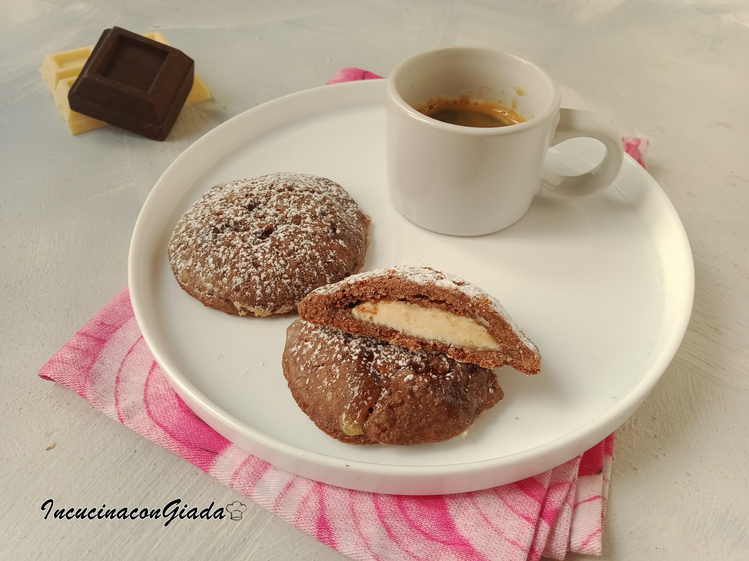 GALLETAS DE CACAO Y CHOCOLATE BLANCO