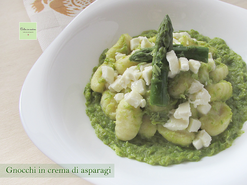 gnocchi en crema de espárragos