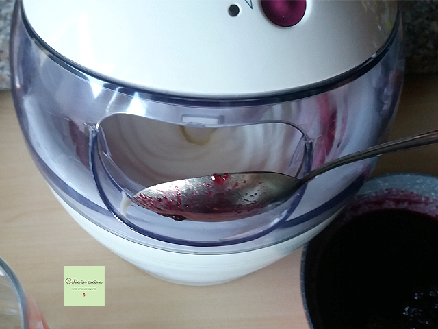 helado de moras y arándanos - jugo