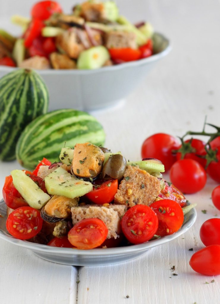 Panzanella con mejillones
