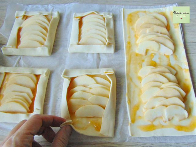 disponer las manzanas y cerrar los bordes