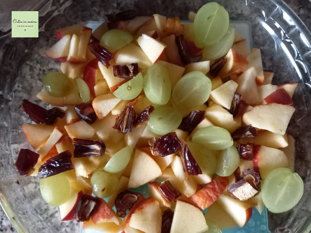 manzanas uvas y dátiles