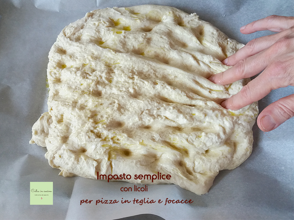 Masa simple con licoli (para pizza en bandeja y focaccias)