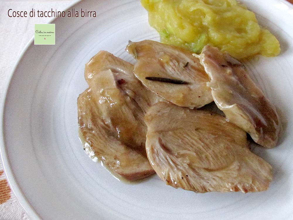 Muslos de pavo a la cerveza con puré de calabaza