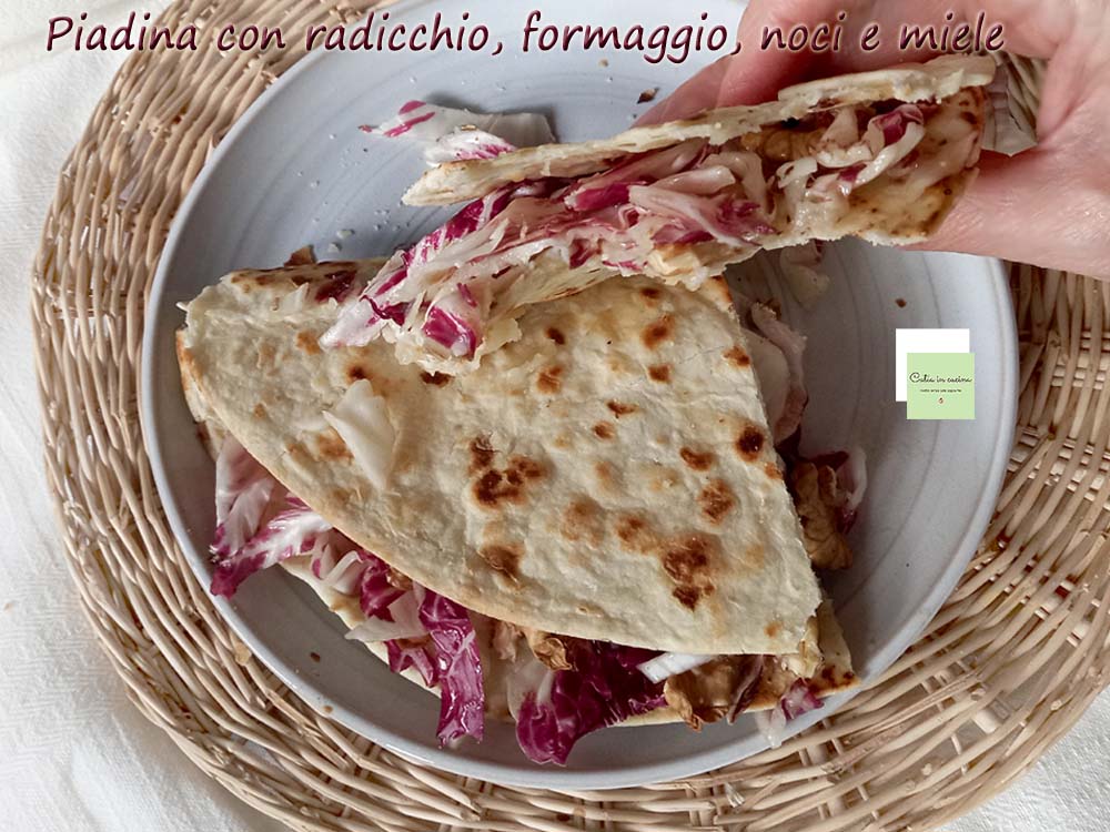 piadina con achicoria queso nueces y miel