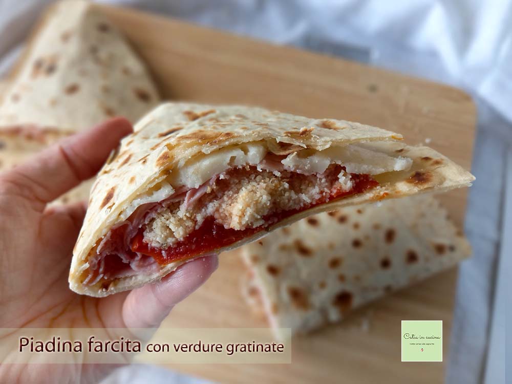 piadina rellena con tomates gratinados