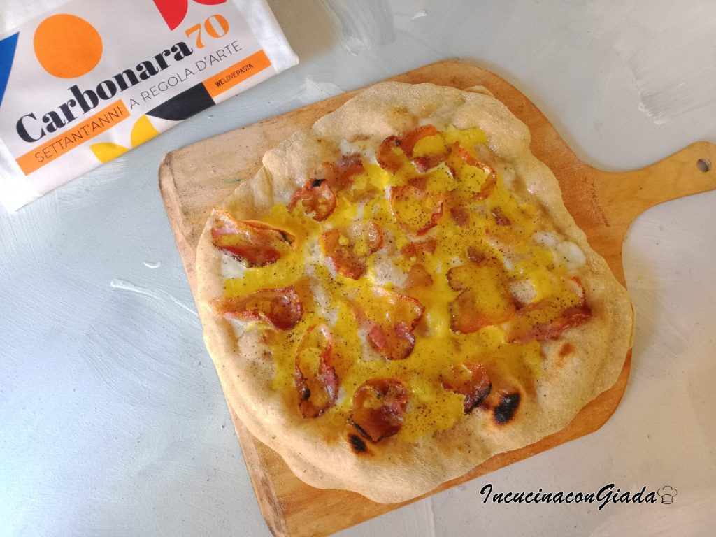 Pizza carbonara