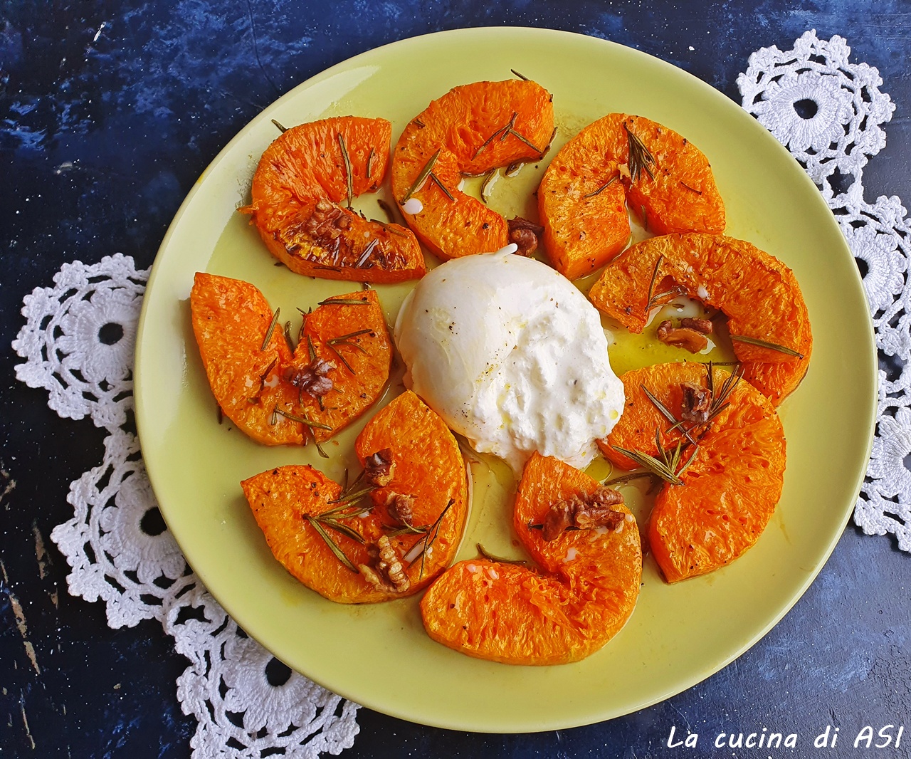 Plato único fácil: calabaza al horno con burrata y nueces